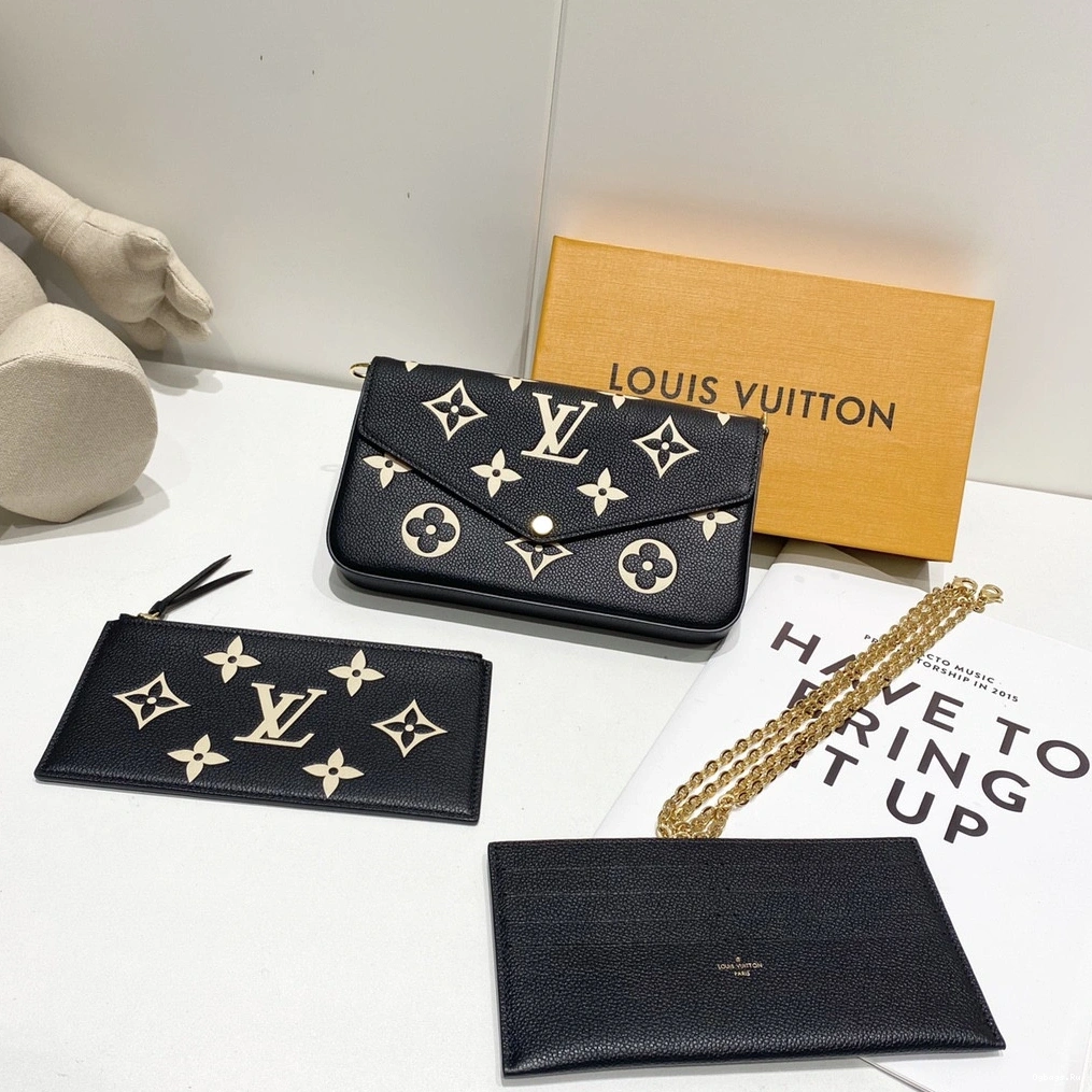 VUITTON FÉLICIE POCHETTE LOUIS 0102